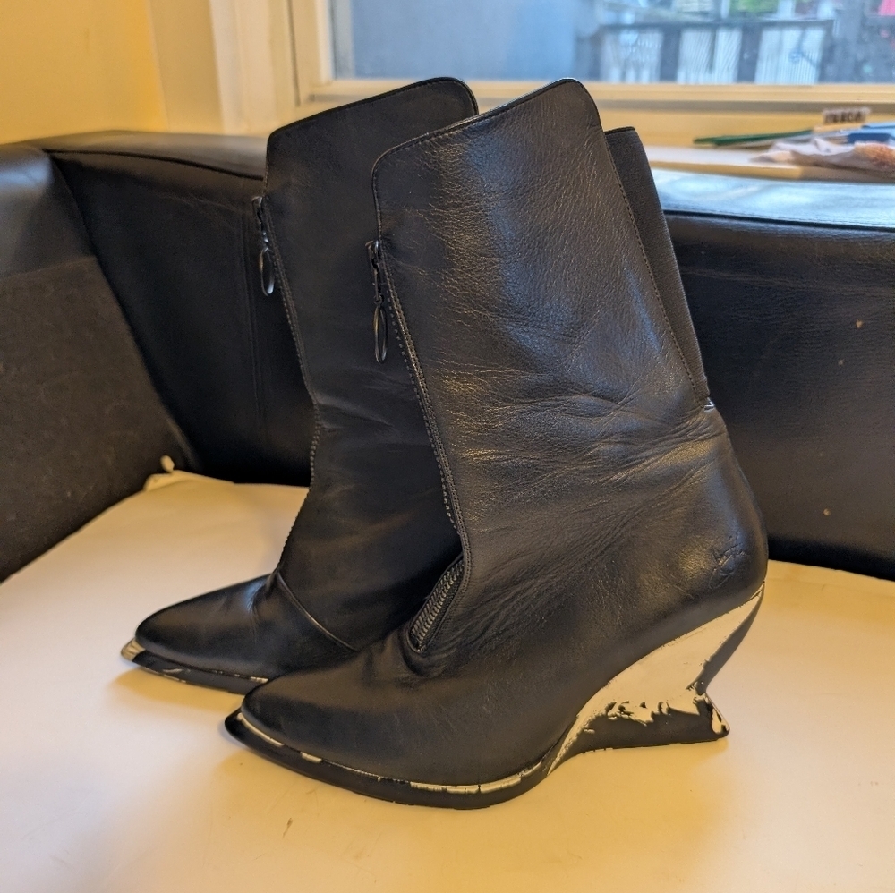 John Fluevog Heebie Jeebies Wedged mid-calf boot size 9 in VGUC - Picture 6 of 14